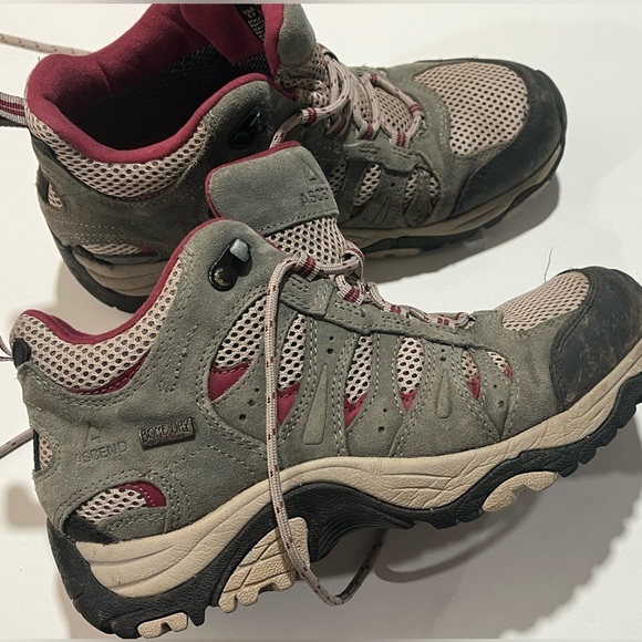 Ascend sz 8.5 Leather Hiking Boots with Magenta Highlights - Picture 3 of 8